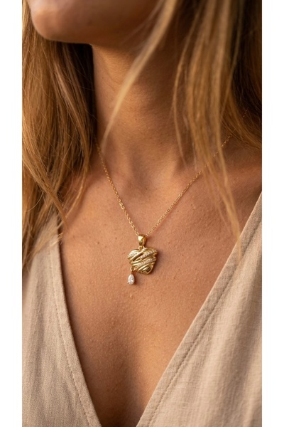 İNN JEWELLERY قلادة من الفولاذ 316L مقاومة للصدأ ومضادة للحساسية على شكل قلب