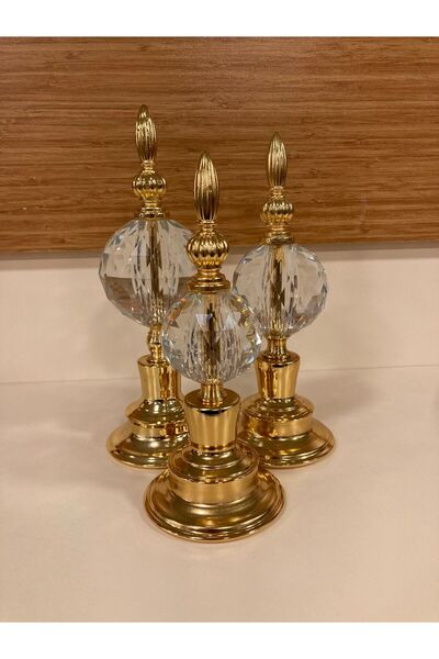 PLUS HOME DEKORASYON DEKORATİF 3'LÜ KÜRE OBJE KRİSTAL VE PİRİNÇ RENK ALTIN YÜKSEKLİKLERİ 26-24 VE 22 CM