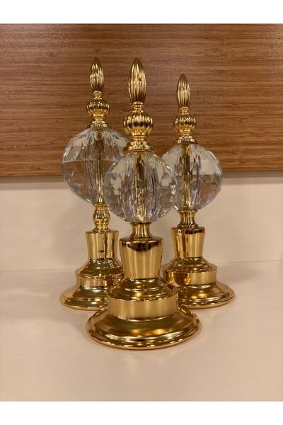 PLUS HOME DEKORASYON DEKORATİF 3'LÜ KÜRE OBJE KRİSTAL VE PİRİNÇ RENK ALTIN YÜKSEKLİKLERİ 26-24 VE 22 CM