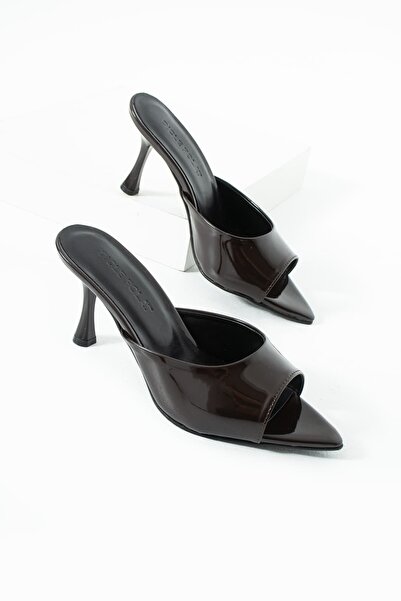 diclepolat Γυναικείες παντόφλες με λεπτό τακούνι σε καφέ δερμάτινο λουστρίνι ...