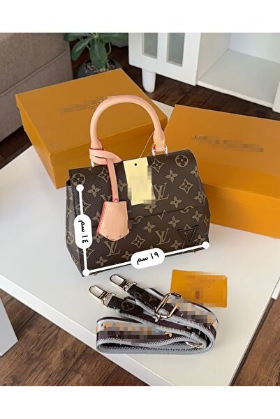 Generic Handbag and shoulder bag, high quality material, with accessories