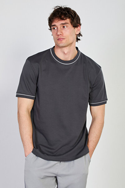 BARRELS AND OIL Men's T-Shirt with Piping Detail and Crew Neck - Anthracite