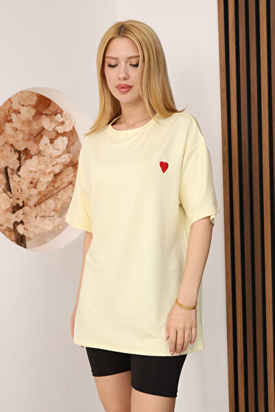 PIOVE Tricou de bază supradimensionat pentru femei, cu broderie inimă – Croia...
