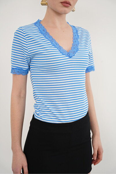 Caddebostan Moda Women's Striped V-Neck Lace Detailed Short Sleeve T-Shirt