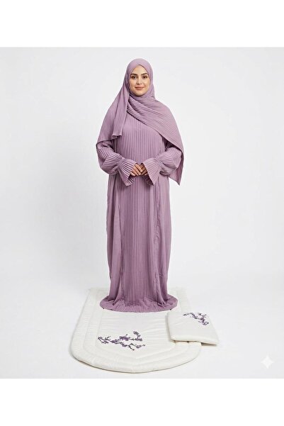 badela Sponge Carpet Set with a Crushed-Patterned Bedspread and the Quran Cover.