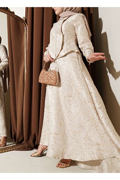 Burcia طقم تنورة جاكار بنقش بارز