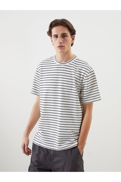 LC Waikiki Tricou bărbătesc cu guler rotund, mânecă scurtă, cu dungi, din jerseu