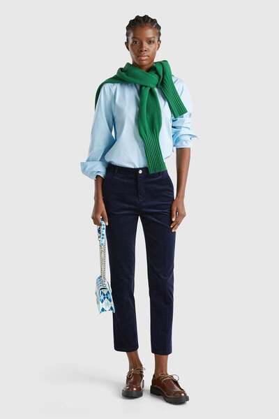 United Colors of Benetton Pantaloni chino din catifea, amestec de bumbac și m...