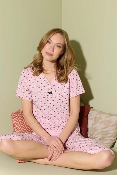 Fulla Moda Σετ πιτζάμες κάπρι με κοντό μανίκι και σχέδιο καρδιάς, σε μεγάλο μ...