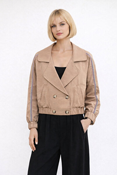 EGZOTİK ASORTİK سترة قصيرة بأزرار مزدوجة