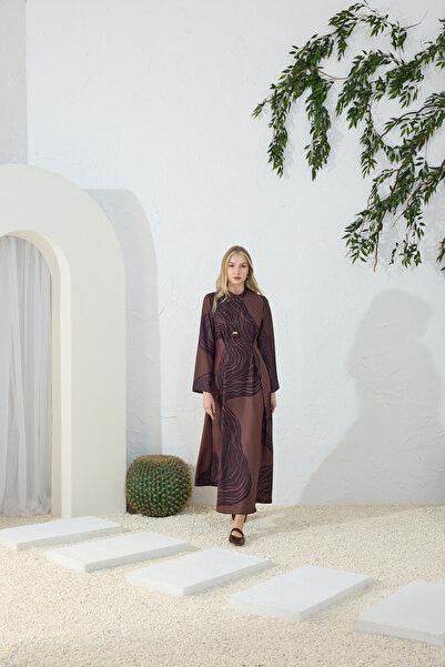 Aker Kahverengi Dik Yaka Pens Detaylı Elbise