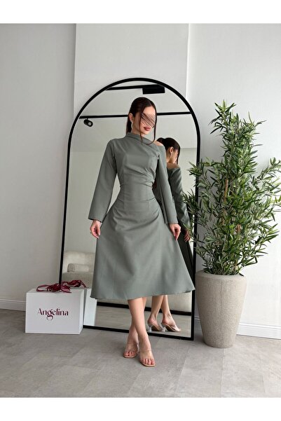 Angelinaa King's Dress