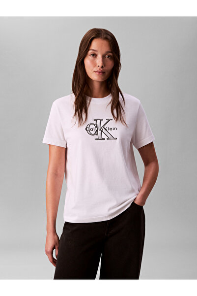 Calvin Klein تي شيرت نسائي بأكمام قصيرة