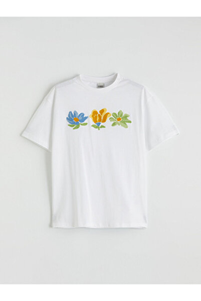 LC Waikiki RMZ GİYİM FARKIYA تي شيرت بناتي بياقة روبا مطرزة بالزهور