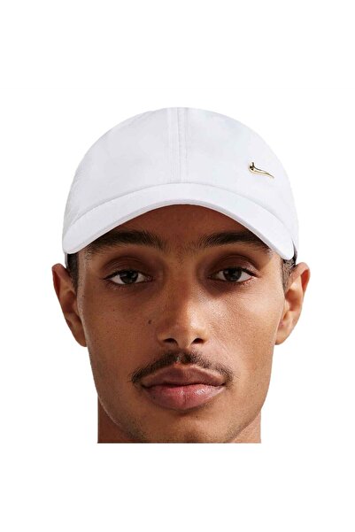 Nike قبعة DRI-FIT CLUB Metal Swoosh للجنسين باللون الأبيض