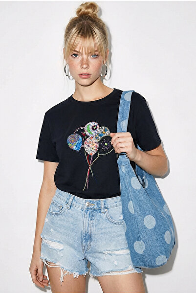 Bianco Lucci Γυναικείο μπλουζάκι από 100% βαμβάκι με χειροποίητο κέντημα με μ...