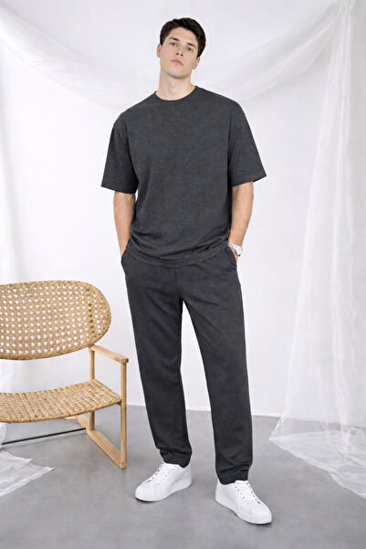 YAKAMEL Men's Short Sleeve Oversized Comfortable Top and Bottom Set