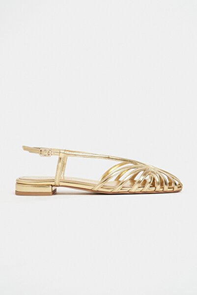 NİŞANTAŞI SHOES Sandale de damă cu toc gros de 1-2 cm, cu țevi metalice aurii...