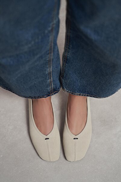 NİŞANTAŞI SHOES Balerini de damă din piele intoarsa bej calm, cu talpa plată