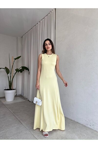 Noi Belis فستان ماكسي بوي محبوك بتفاصيل فولان وياقة دائرية SS26EL0009