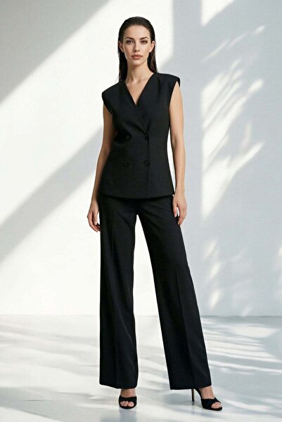 Setre Siyah Düğme Detaylı Yelek Rahat Kesim Pantolonlu Takım