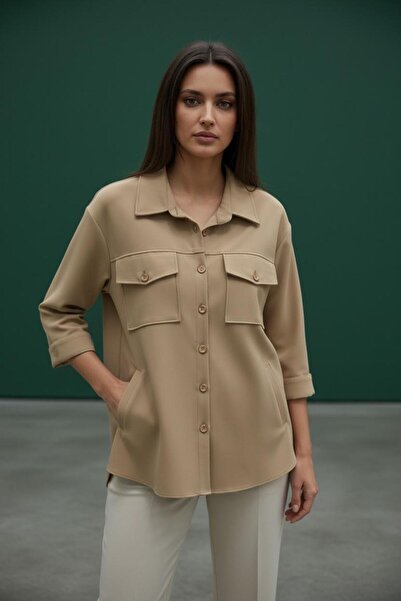 KLAPA جاكيت قميص كلاسيكي باللون البيج مع جيوب