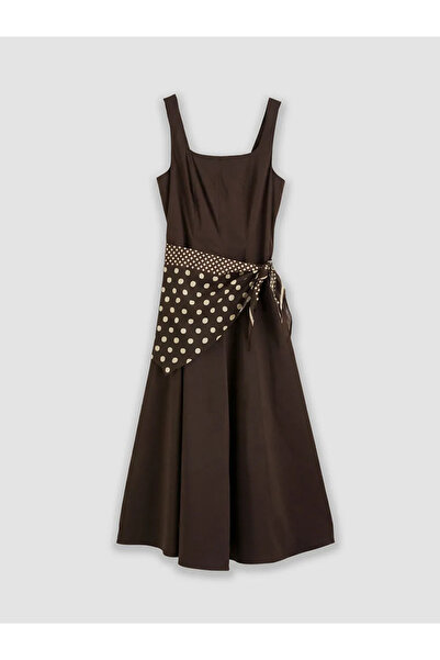 LC Waikiki Φόρεμα ποπλίνας LCW Vision με καφέ τετράγωνο γιακά και δέσιμο σάλι