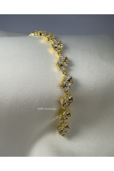 Samu Accessories سوار من الفولاذ المرصع بالأحجار بتصميم زهور - سوار ذهبي مرصع...