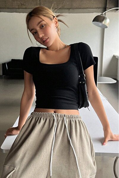 ROSAMİNA Women's Black Camisole Short Sleeve Square Neck Crop Blouse