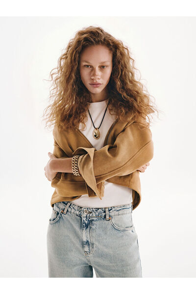 LC Waikiki سترة نسائية كبيرة الحجم من الجلد السويدي باللون البيج