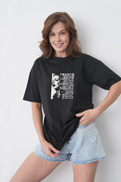 TREND EMMODA Tricou din bumbac negru, cu decolteu rotund, cu grafică portret ...
