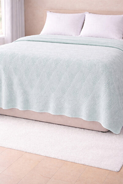 WOOLHOME Double Knitted Bedspread