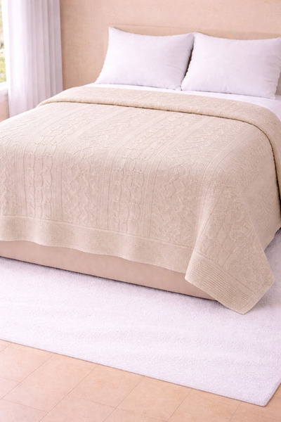 WOOLHOME Double Knitted Bedspread