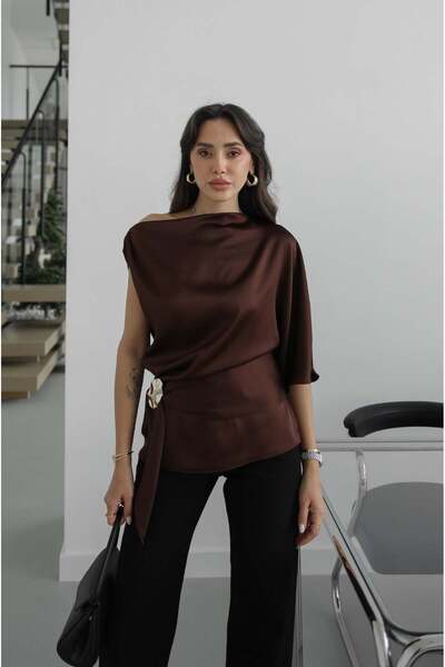 Havoş Brown Brooch Detailed Satin Blouse