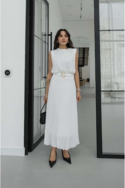 Havoş White Pleated Dress with Gold Belt Detail