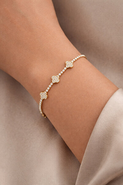 laria jewelry سوار يوتوبيا بتفاصيل البرسيم مكون من 3 قطع