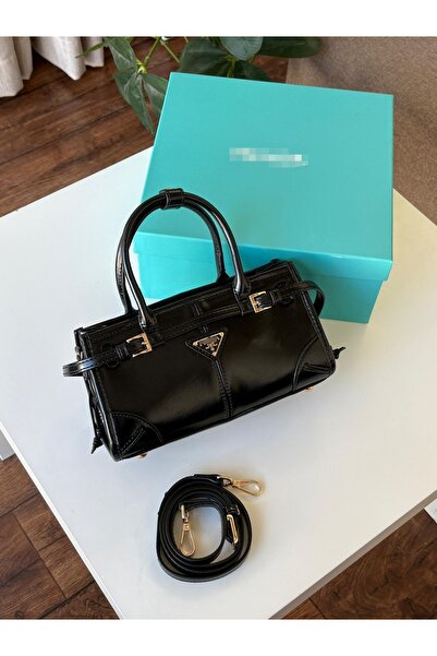 Generic Handbag and shoulder bag, high quality material, with accessories