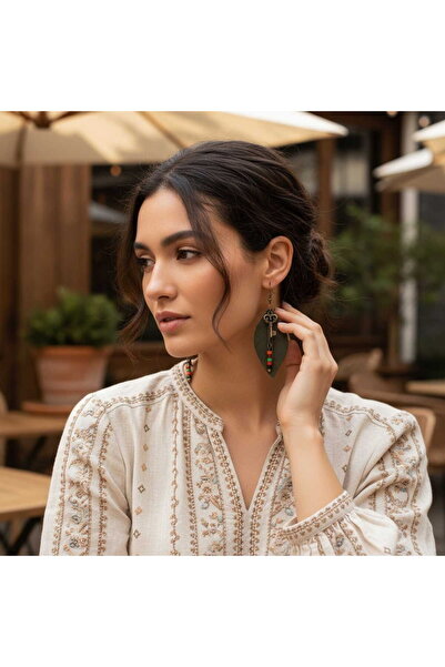 toptanhanem أقراط عرقية من الجلد الطبيعي باللون الأخضر الكاكي - مجوهرات بوهيم...