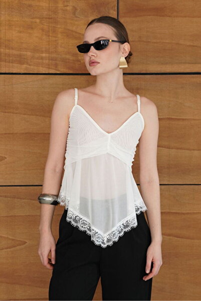 Caddebostan Moda Δαντελένια μπλούζα από τούλι με λεπτές τιράντες και λεπτομέρ...