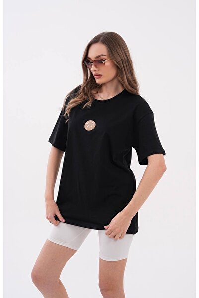 LAYORA Unisex Street Style T-shirt με γραφικό σχέδιο και στάμπα, σε μεγάλο μέ...