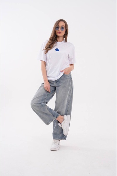 LAYORA Unisex Street Style T-shirt με γραφικό σχέδιο και στάμπα, σε μεγάλο μέ...