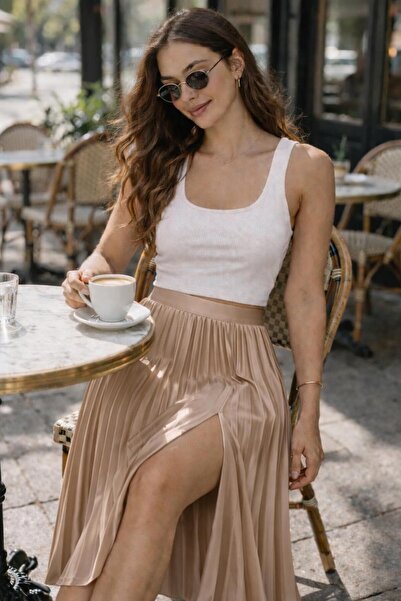 MSN Elegant Pleated Skirt with Elastic Side Slit That Opens as Much as You Wa...