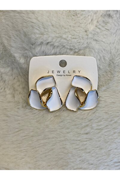JEWELRY أقراط أنيقة ذات مظهر زهري باللونين الأبيض والذهبي.