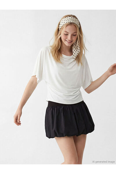 LC Waikiki Rmz Gi̇yi̇m Farki̇lya Flowy Roba Collar Gathered Blouse