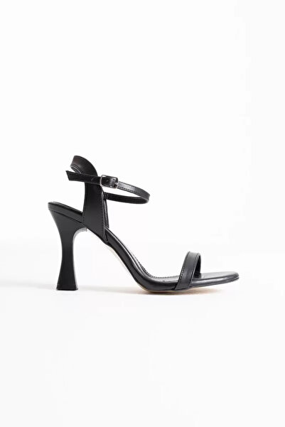 Generic Brand Women's Black Single Strap Sandals Tr20My10A