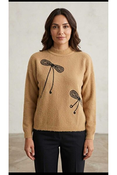EGEMS Women's Washable Feathered Floral Embroidered Sports Blouse Tunic