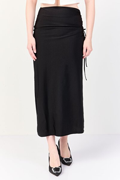 SANDRO Women Solid Midi Skirt, Black