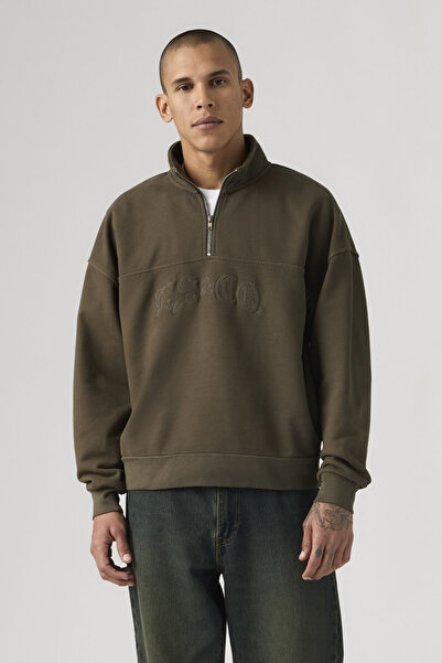 Levi's سترة رياضية بنية اللون بسحاب ربعي وقصة مربعة