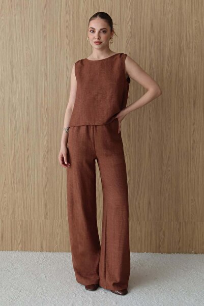 Lijuri Comfortable Suit with Ruffled Back 10165