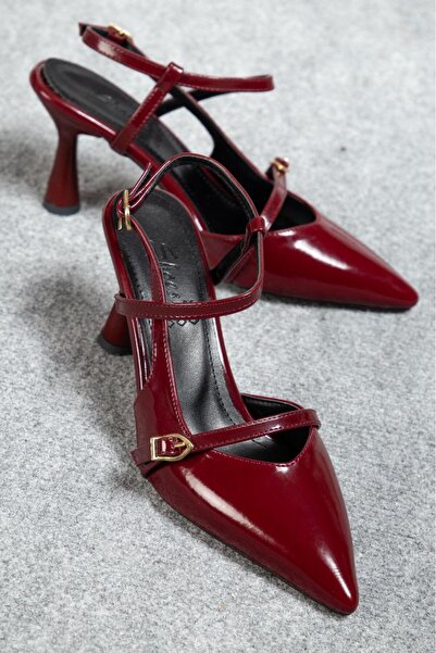 rozvoj Kadın Rugan Açık Topuklu Ayakkabı Sivri Burun Bant Detaylı Şık Tasarım...